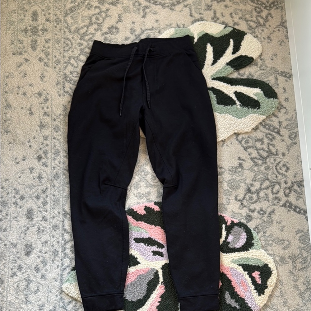 Men’s Lululemon Joggers - Size M